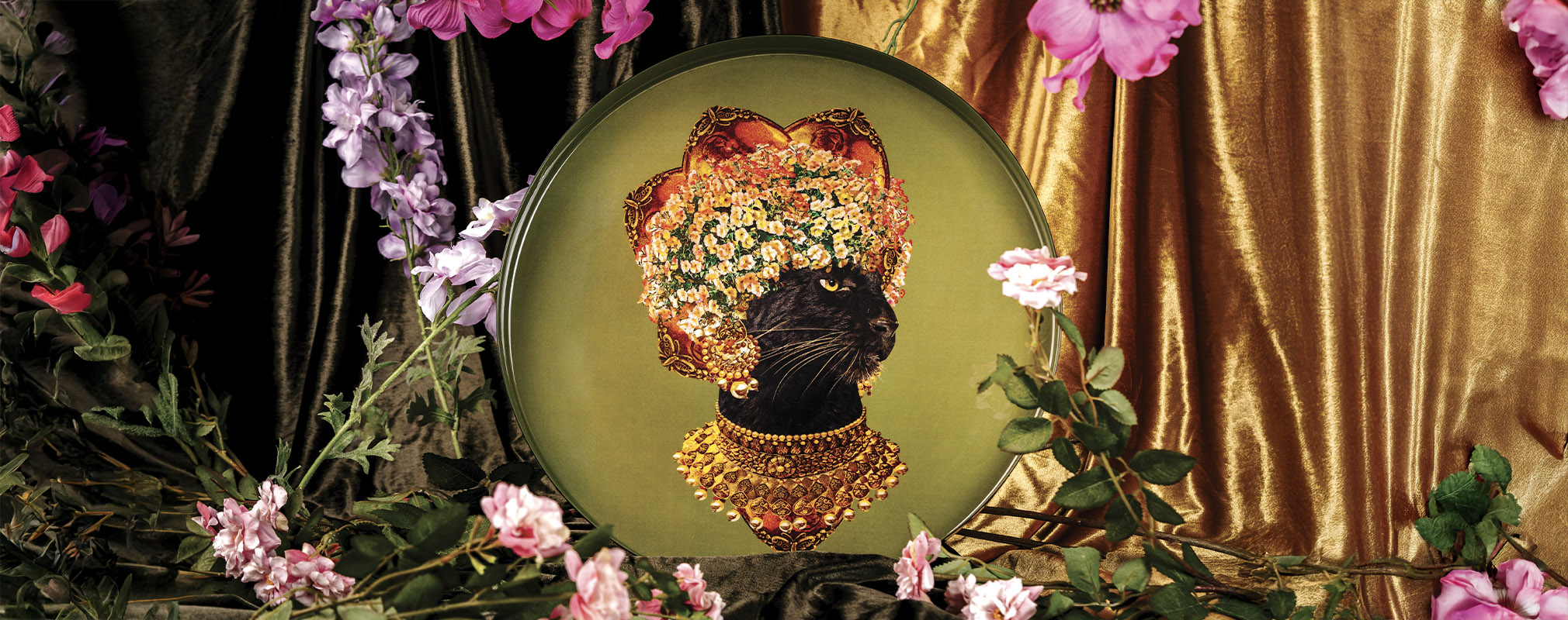 ROUND TRAYS